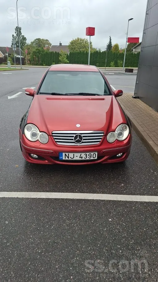 Mercedes-Benz C220