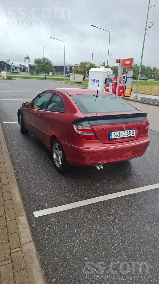 Mercedes-Benz C220 2005 photo 3