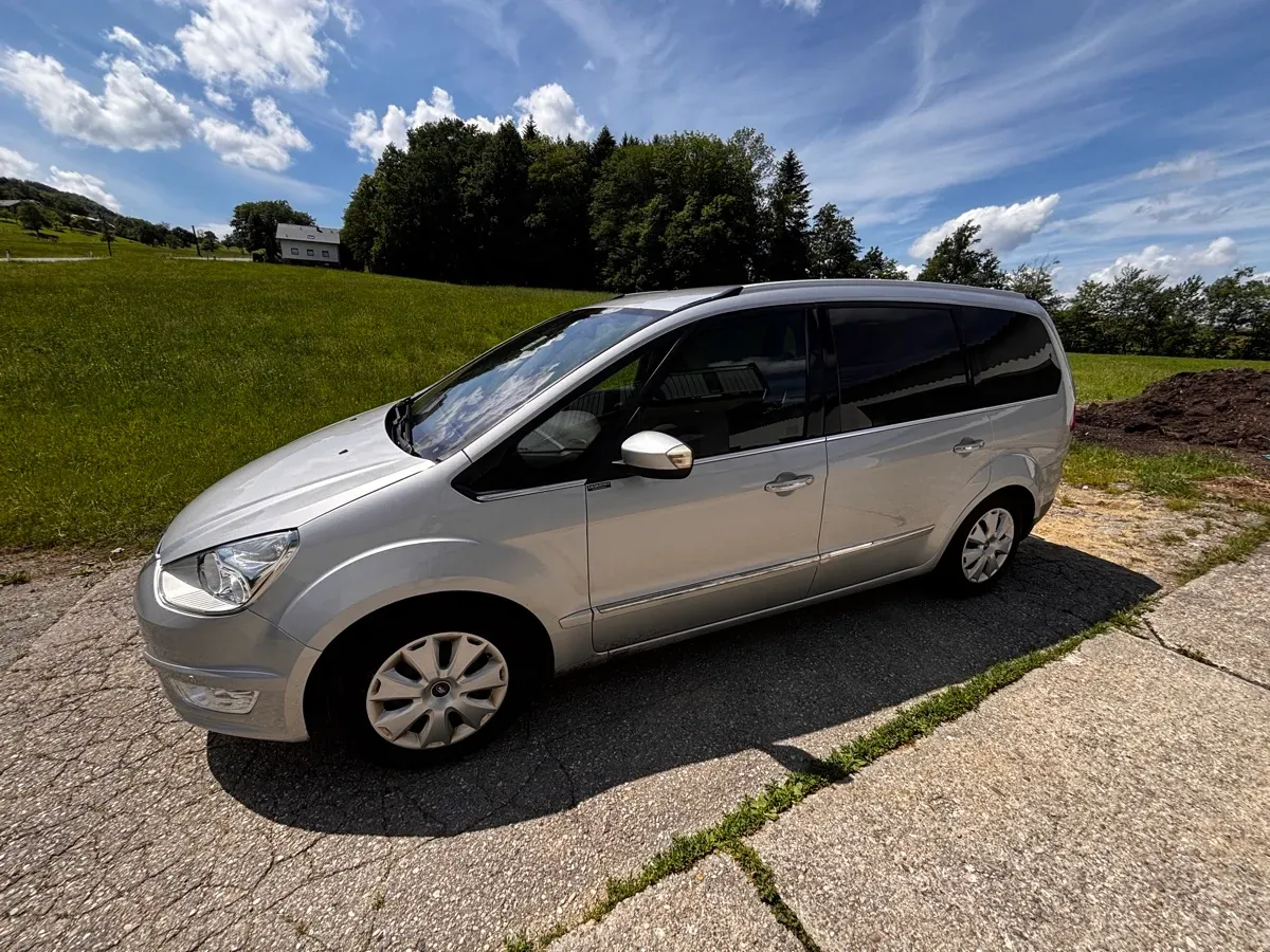 Ford Galaxy 2013 photo 3