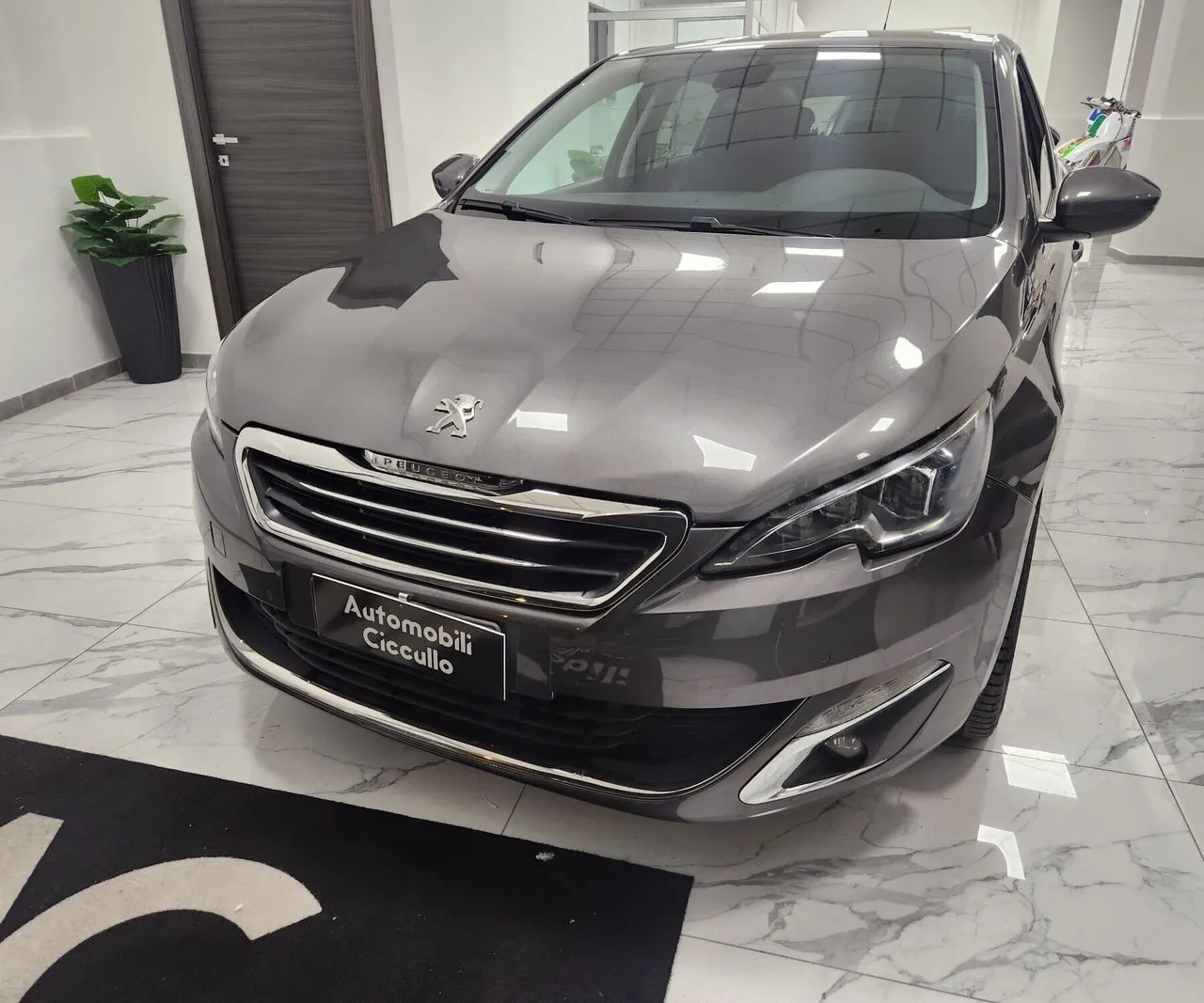 Peugeot 308 2017 photo 2