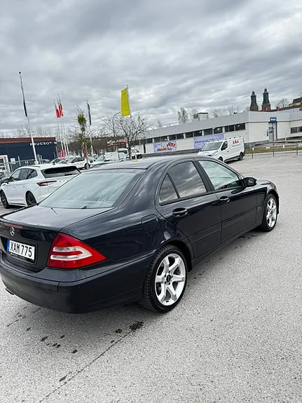 Mercedes-Benz C230 2006 photo 3