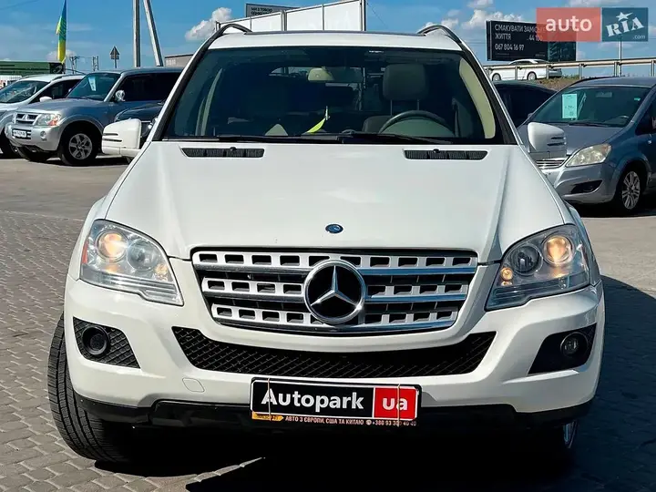 Mercedes-Benz M-Class 2010 photo 2