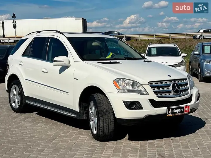 Mercedes-Benz M-Class 2010 photo 3