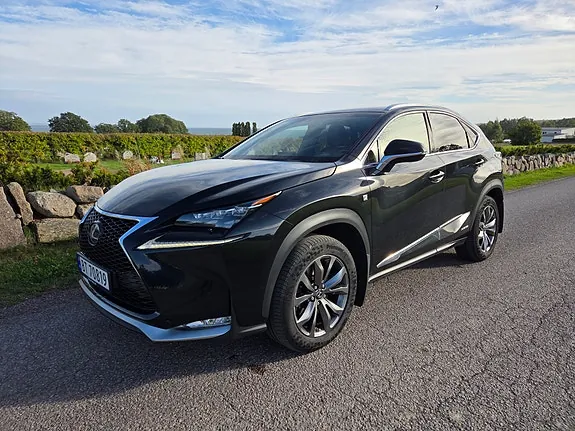 Lexus Nx300H 2017 photo 2