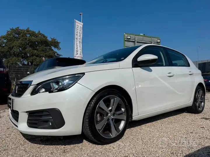 Peugeot 308 2019 photo 3