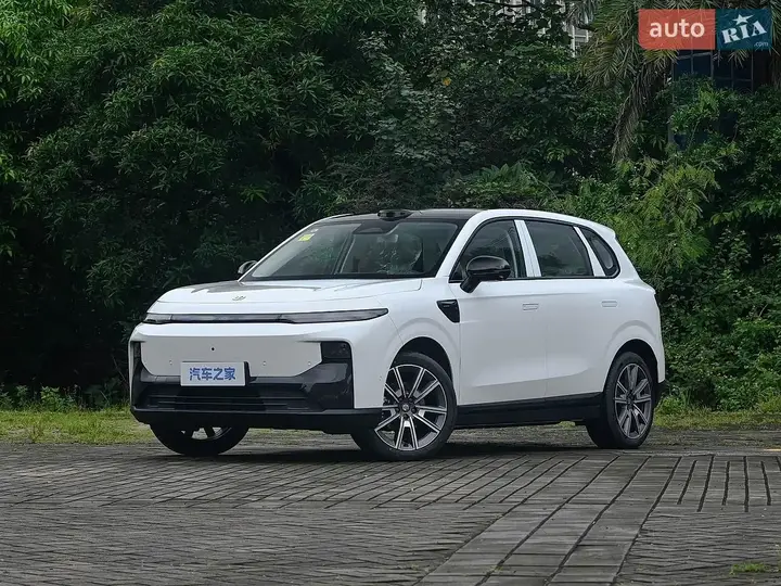 Leapmotor B10