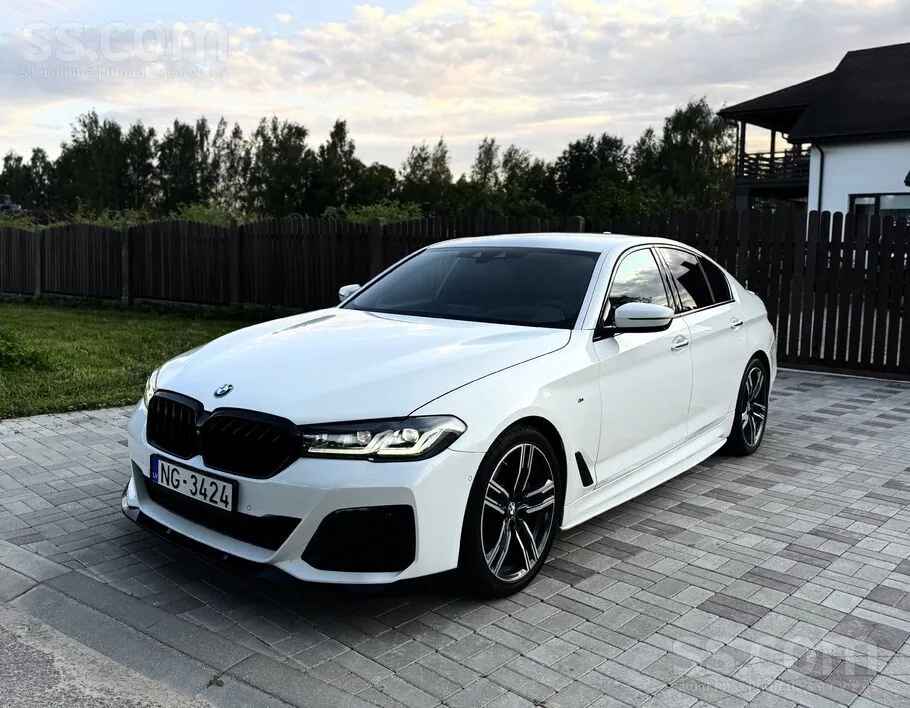 BMW G30