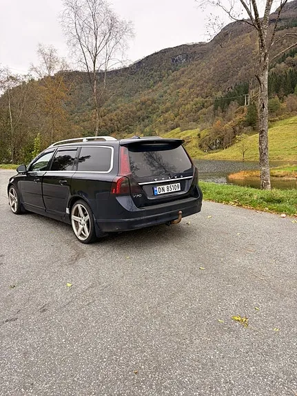 Volvo V70 2011 photo 2
