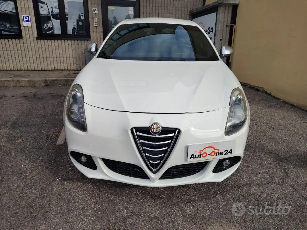 Alfa Romeo Giulietta 2012 photo 3