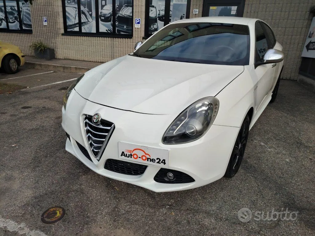 Alfa Romeo Giulietta 2012 photo 4