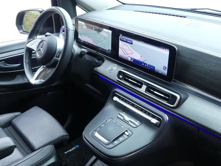 Mercedes-Benz V-Class 2024 photo 2