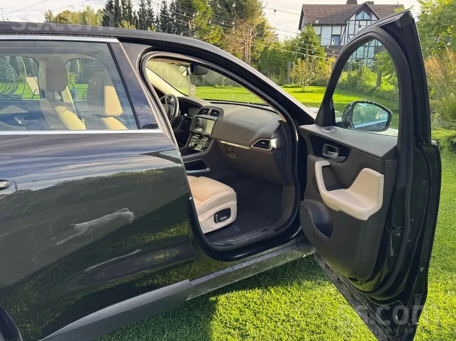 Jaguar F-Pace 2021 photo 5