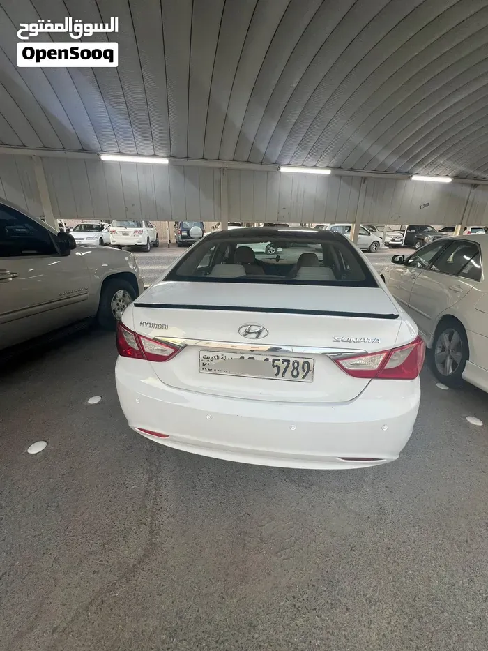 Hyundai Sonata 2011 photo 2