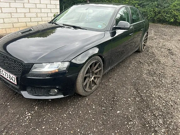 Audi A4 2008 photo 2
