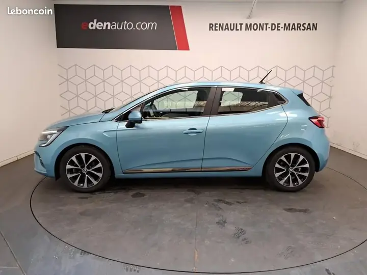Renault Clio 2022 photo 2