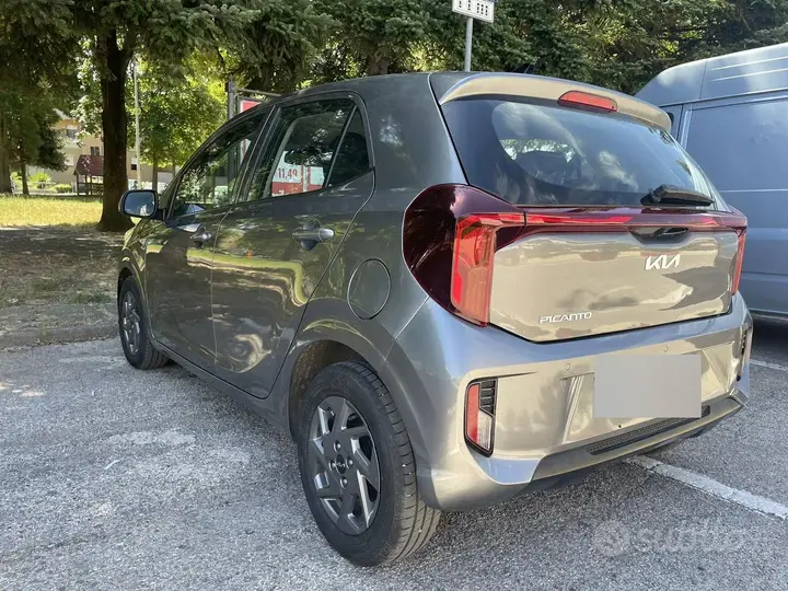 Kia Picanto 2024 photo 2