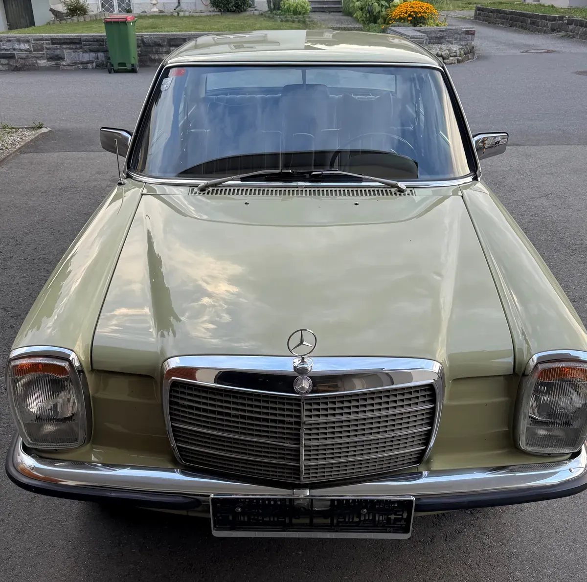 Mercedes-Benz 240 D 1975 photo 3