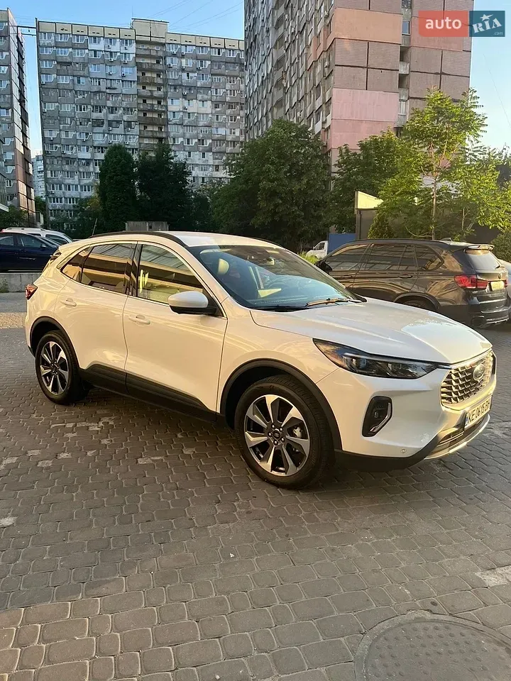 Ford Escape 2023 photo 3
