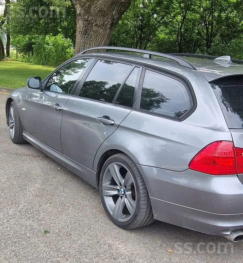 BMW 320 2010 photo 5