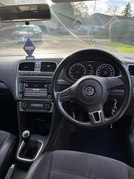 Volkswagen Polo 2010 photo 4