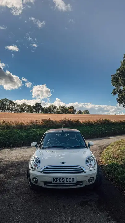 Mini Convertible 2009 photo 2