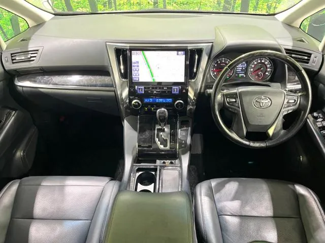 Toyota Alphard 2018 photo 2