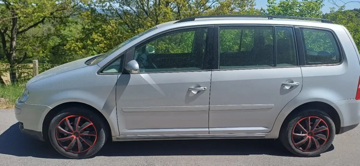 Volkswagen Touran 2003 photo 2