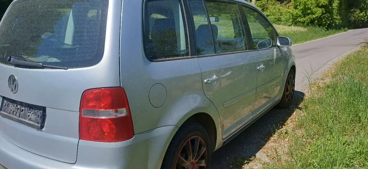 Volkswagen Touran 2003 photo 3