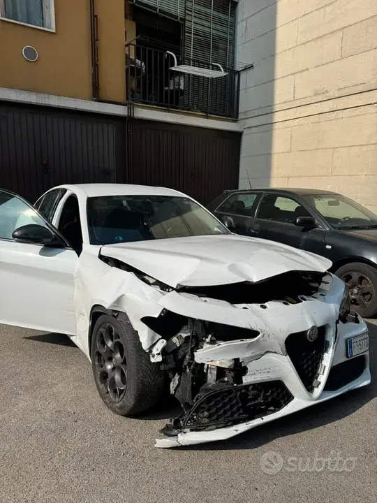 Alfa Romeo Giulia 2019 photo 2