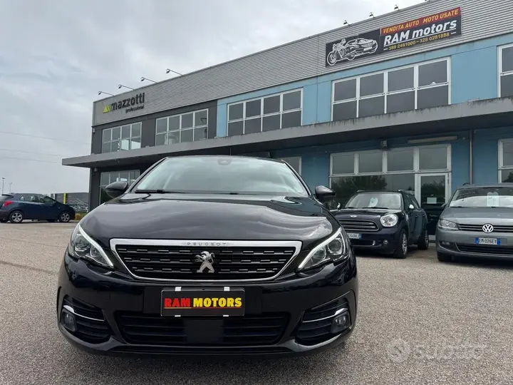 Peugeot 308 2018 photo 2