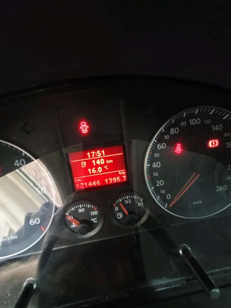 Volkswagen Touran 2008 photo 3