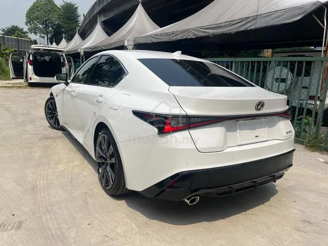 Lexus Is300