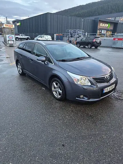 Toyota Avensis 2009 photo 2