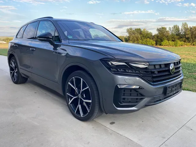 Volkswagen Touareg 2023 photo 2