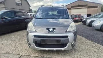 Peugeot Partner 2011 photo 2