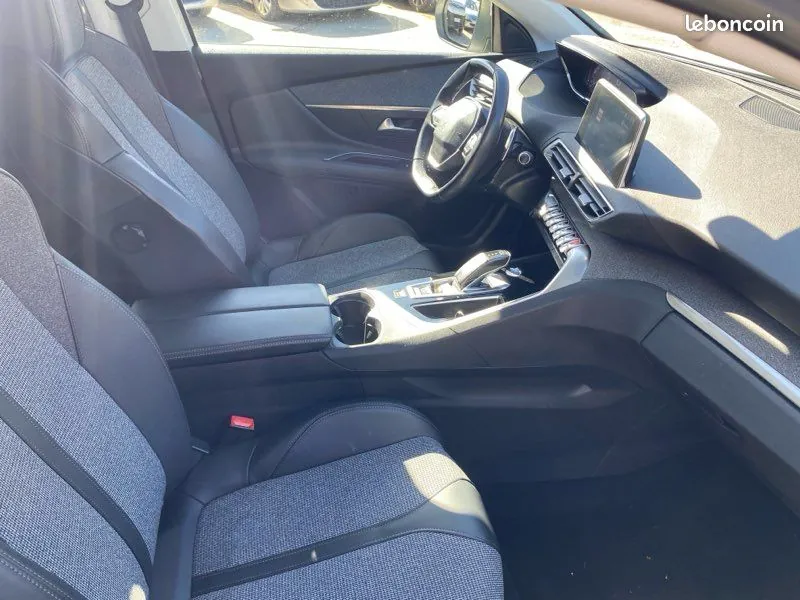 Peugeot 3008 2019 photo 5