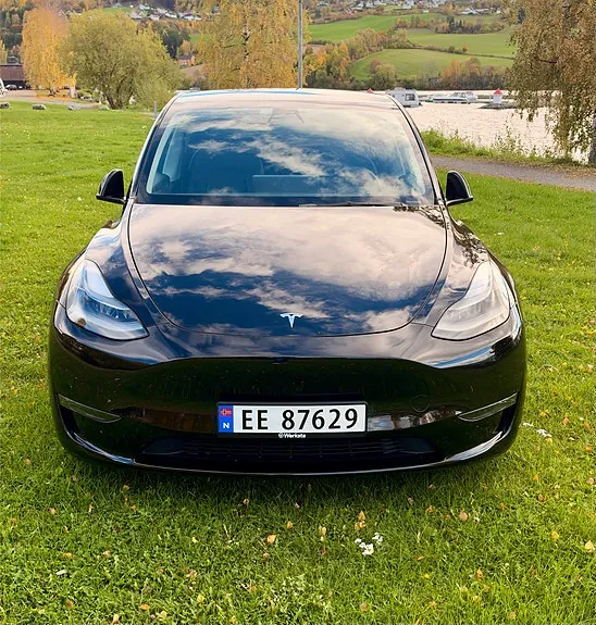 Tesla Model Y 2023 photo 3