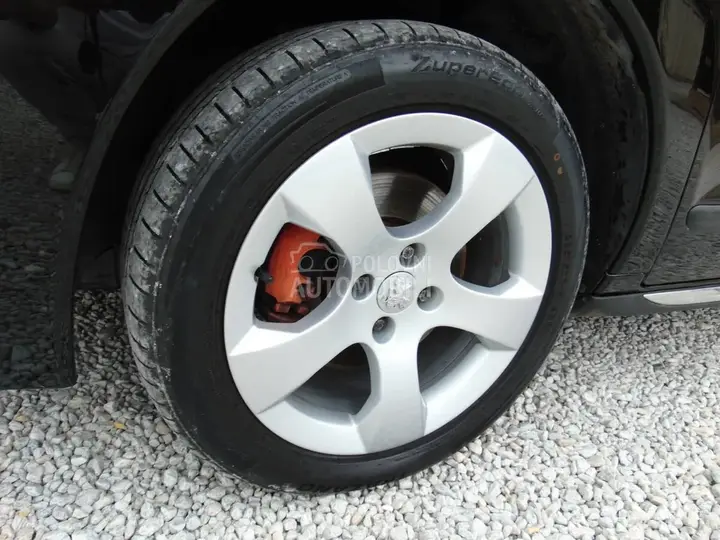 Peugeot 3008 2010 photo 2