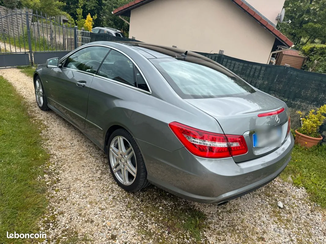 Mercedes-Benz E-Class 2012 photo 3