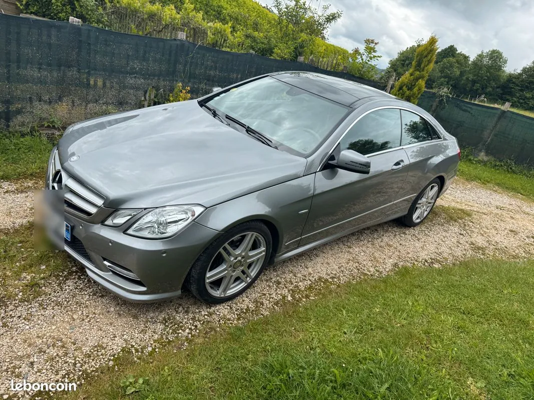 Mercedes-Benz E-Class 2012 photo 2