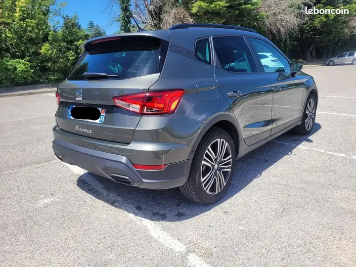 Seat Arona 2024 photo 3