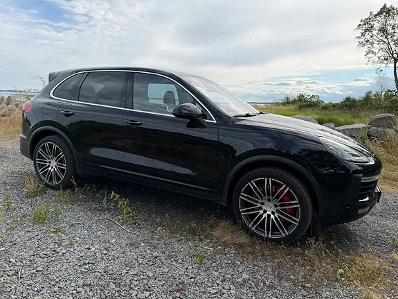 Porsche Cayenne Turbo 2015 photo 3