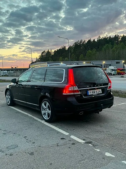 Volvo V70 2015 photo 2