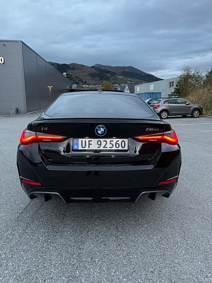 BMW I4 2022 photo 3
