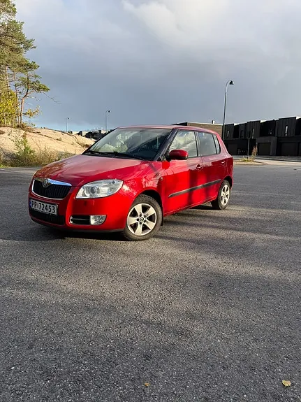Skoda Fabia 2008 photo 2