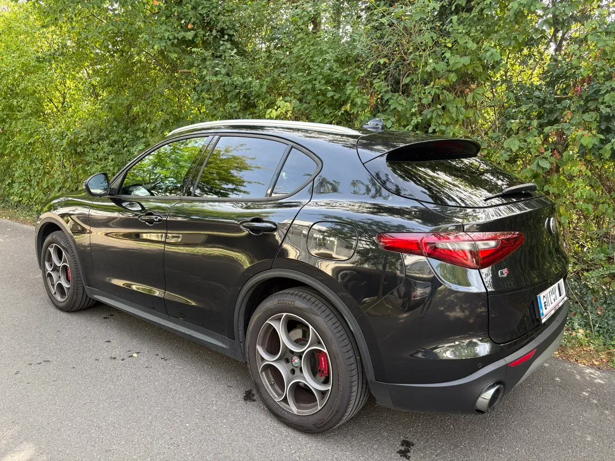 Alfa Romeo Stelvio 2017 photo 2