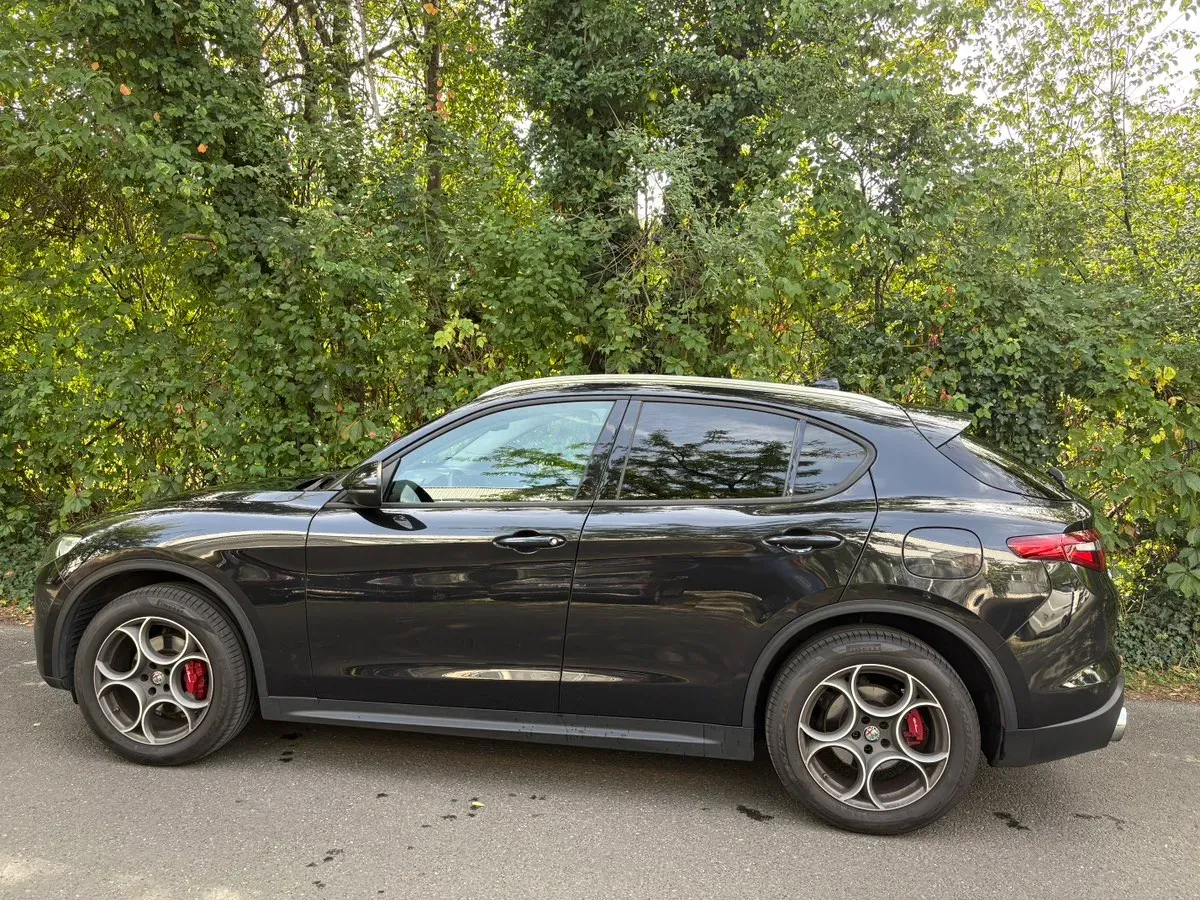 Alfa Romeo Stelvio 2017 photo 3