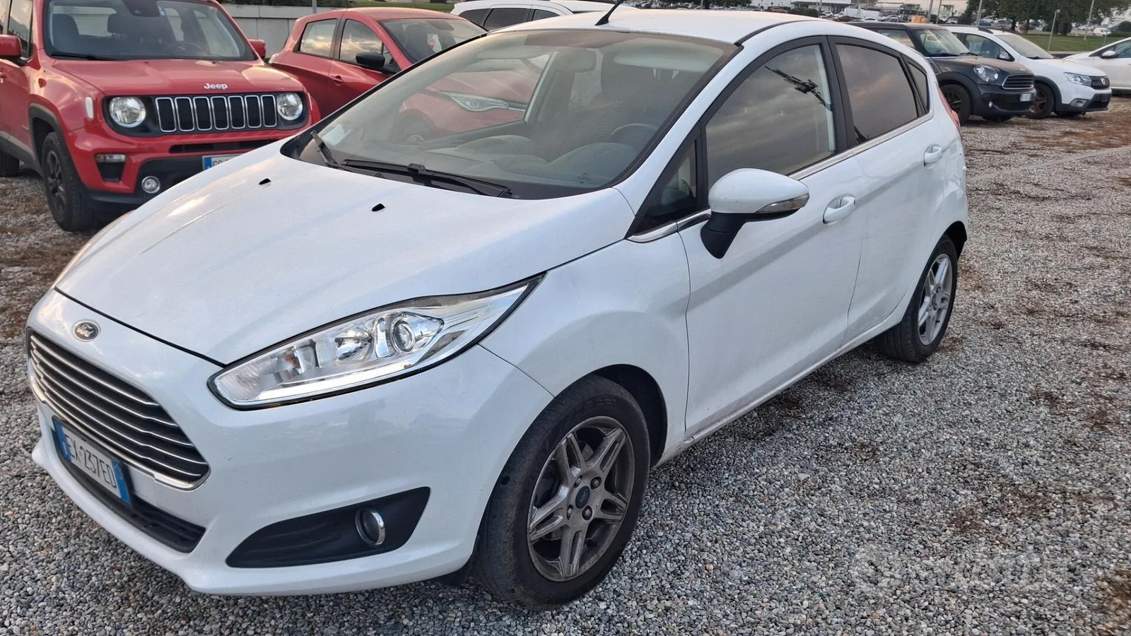 Ford Fiesta 2014 photo 2