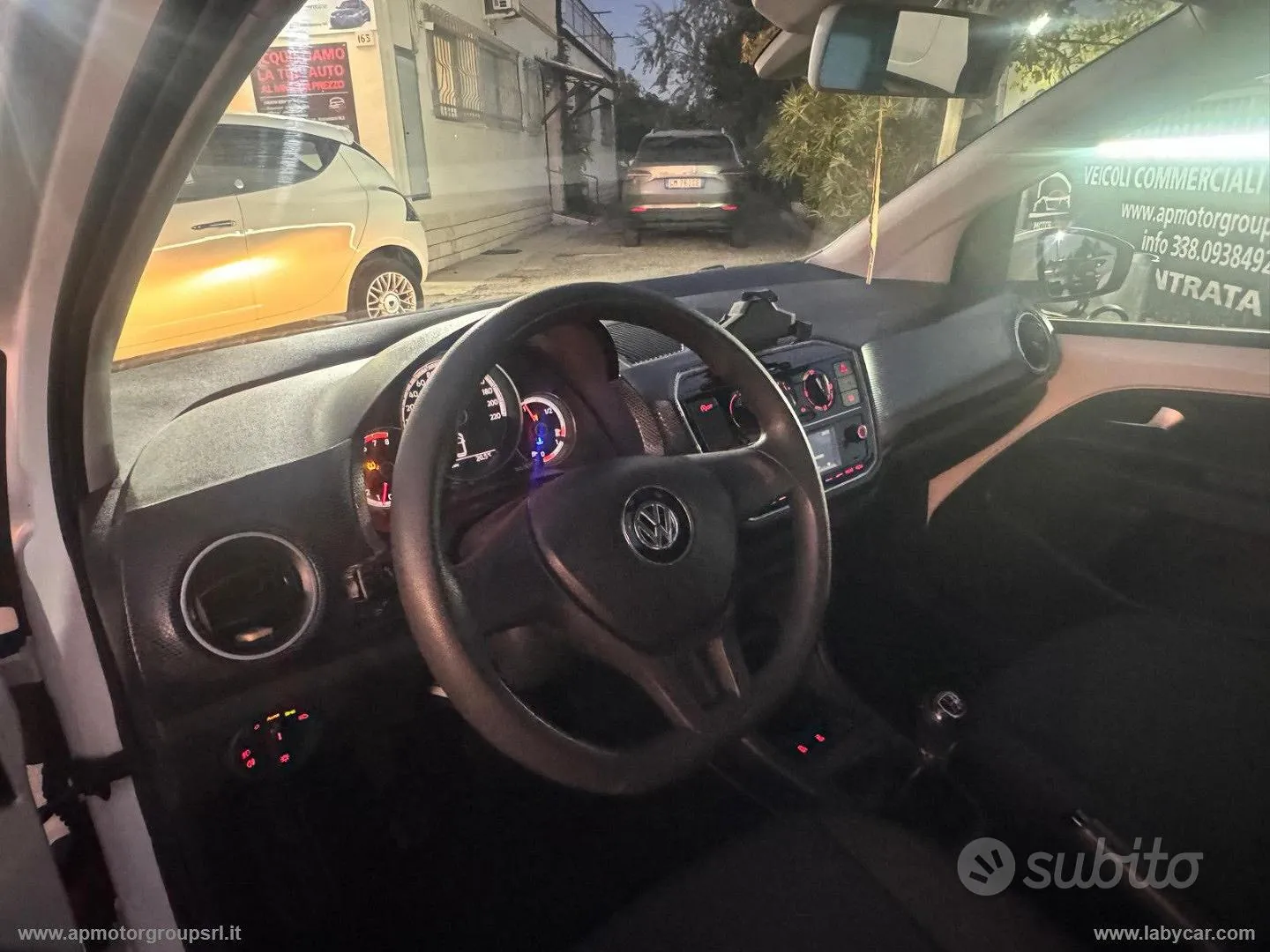 Volkswagen Up 2018 photo 5