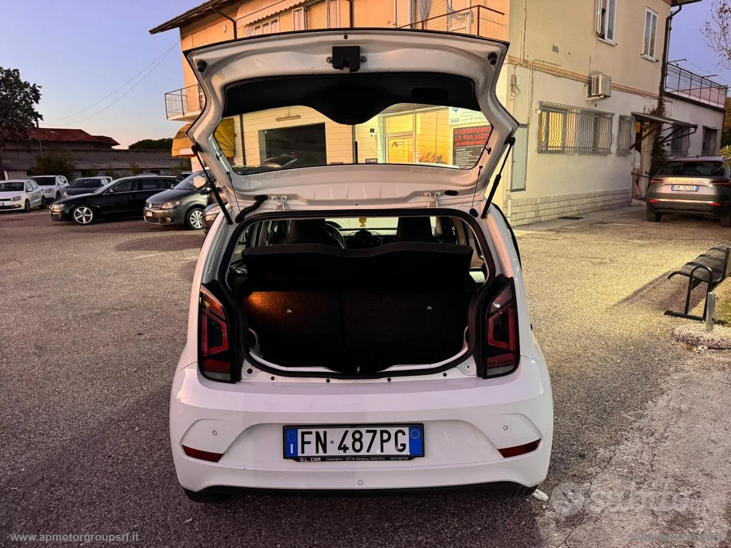 Volkswagen Up 2018 photo 4